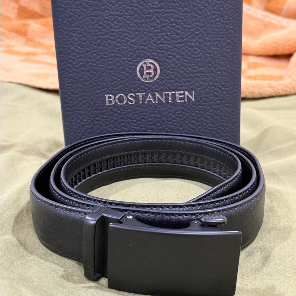 Black Men's Leather Ratchet Belt with Adjustable Buckle(Never Used)
